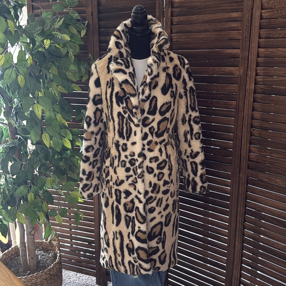 Faux Fur Leopard Print Coat! It’s Beautiful… you can never have enough leopard!